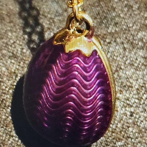 Avon Golden Egg Necklace and Earring Gift Set - Picture 3 of 7